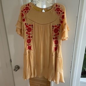 Gorgeous embroidered floral dress from Altard State!! Only worn once!